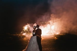 Leises Feuerwerk zur Hochzeit auf der Insel Mainau Brautpaar und Sonnen