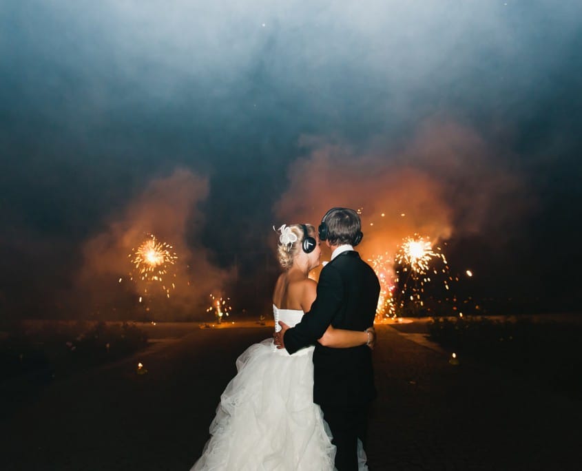 Leises Feuerwerk zur Hochzeit auf der Insel Mainau Brautpaar und Goldsonnen